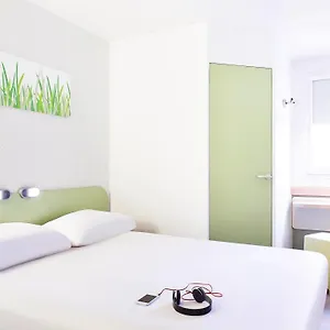 ibis-budget-marseille-aeroport-provence.fr-provencehotel.com/
